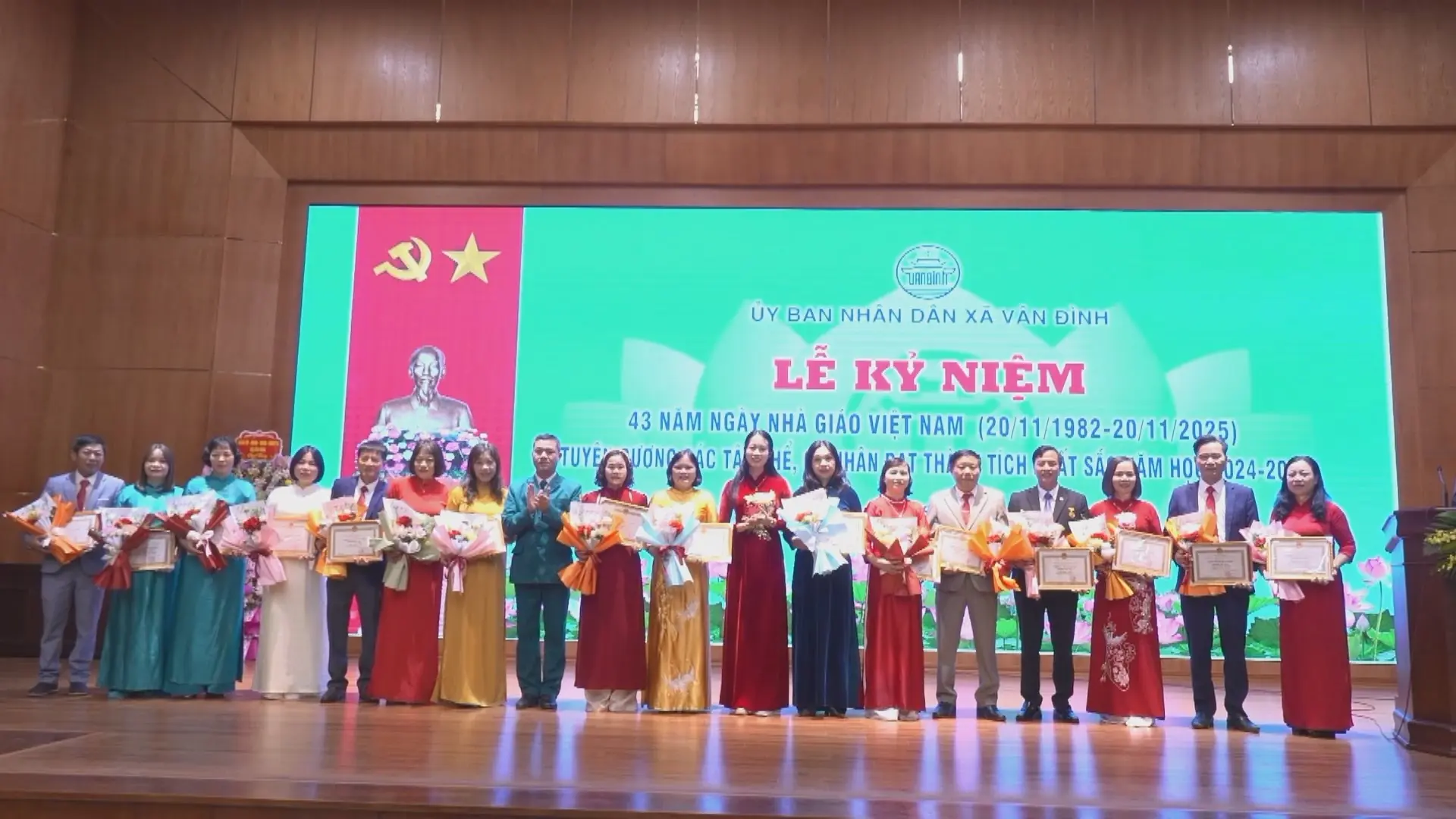 Xã Vân Đình biểu dương giáo viên, học sinh tiêu biểu